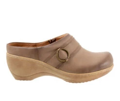Women's Softwalk Macintyre Wedged Clogs